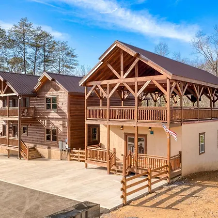 Boon By Avantstay 40-Guest Luxe Smokies Retreat
